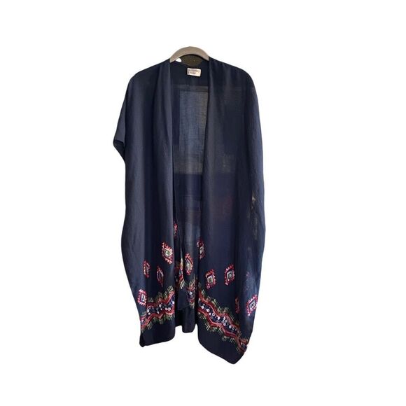 Summer & Rose women’s Embroidered navy blue kimono, 35.4 x 66.9. - Picture 4 of 7